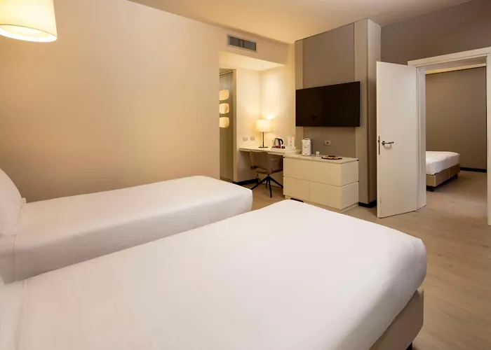 Western Tower Szálloda 4*