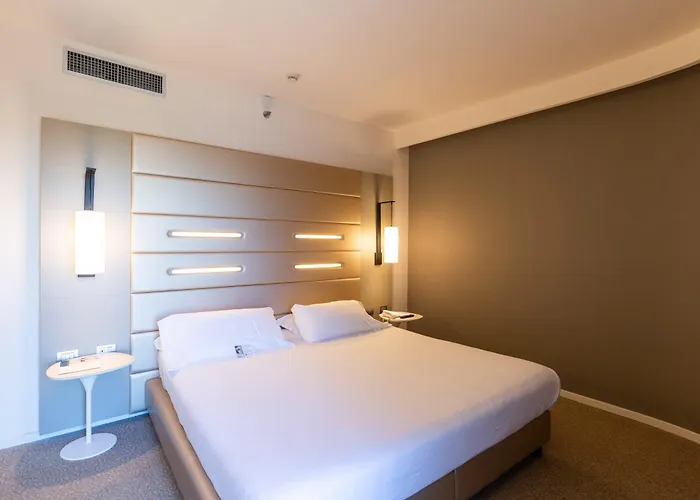 Hotel Western Tower 4*