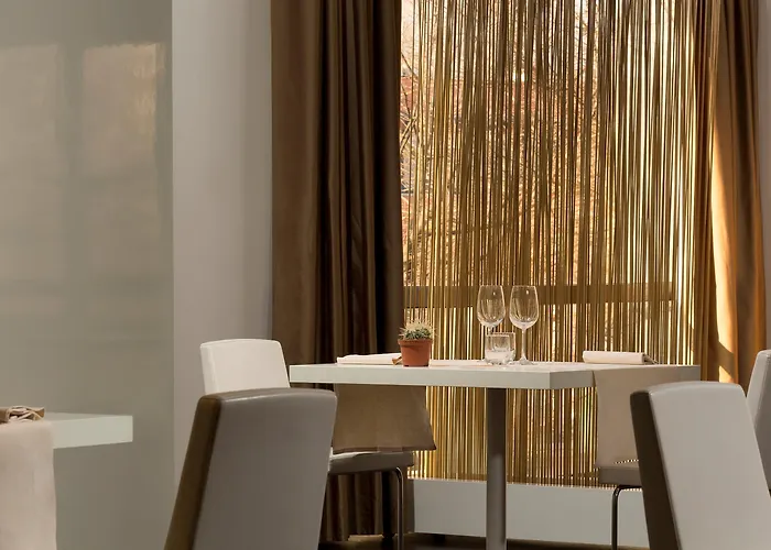 Western Tower Szálloda