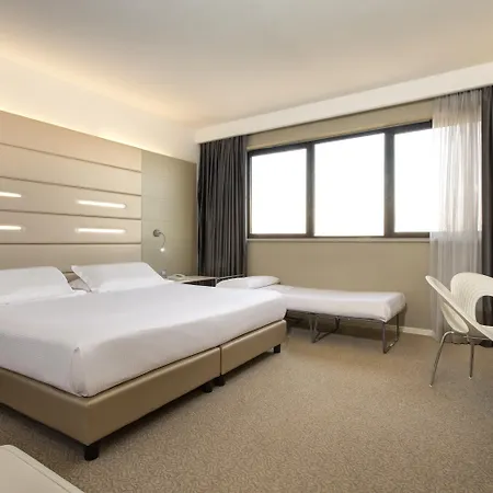 Hotel Western Tower Bolonia