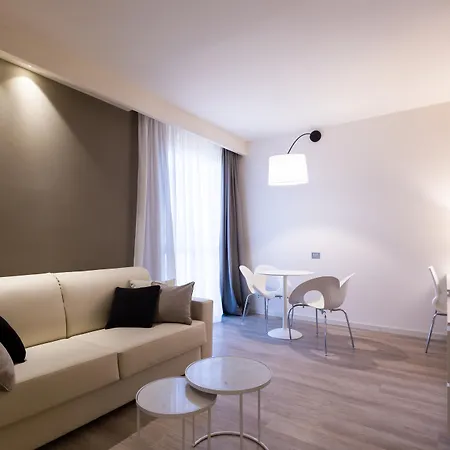 Western Tower 4*