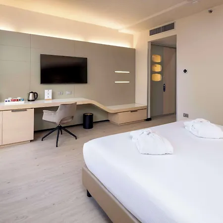 Western Tower 4* Bologna