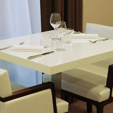 Western Tower Hotel Bolonia