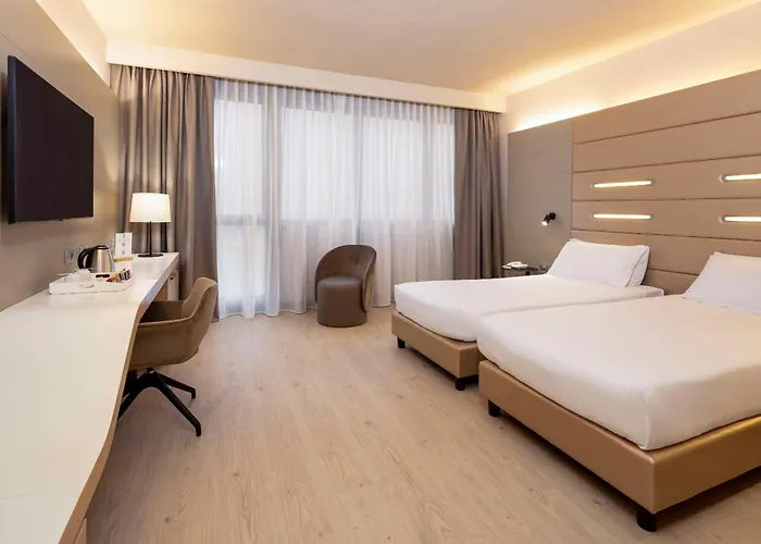 Western Tower 4* Bolonia