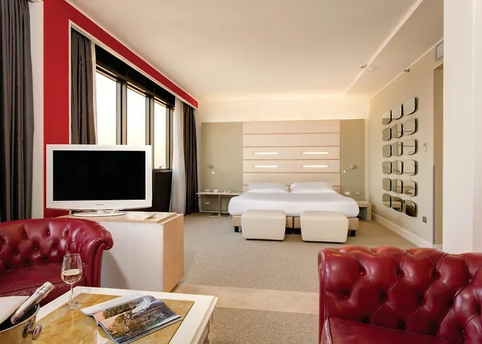 Western Tower 4* Bolonia