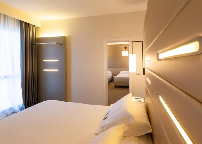 Hotel Western Tower 4*