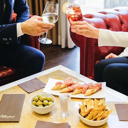 Hotel Western Tower 4*