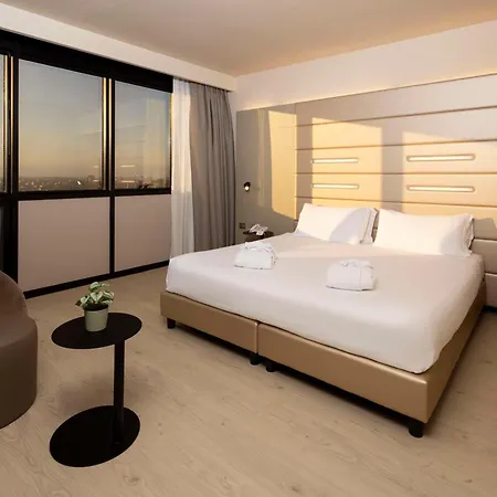 Western Tower 4*