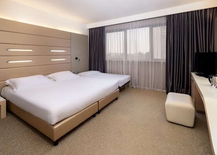 Western Tower Hotell 4*